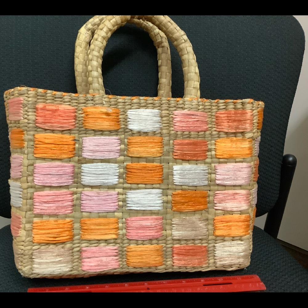 Price Discounted Maxx NewYork Straw bag